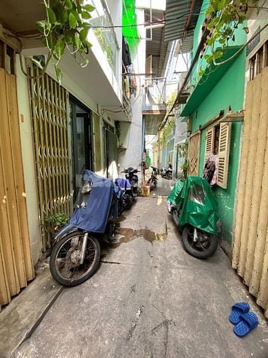 Cần bán nhà gấp đường TTT quận 4