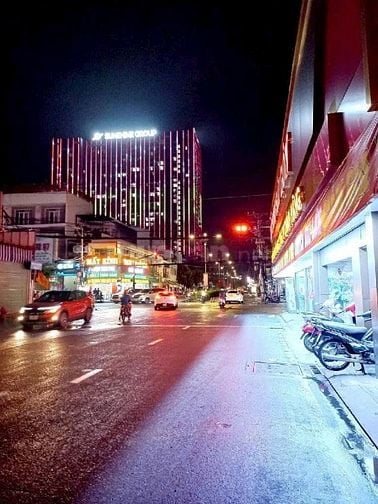 Nhà mặt tiền đường Phú Thuận, Quận 7, KDBB, ngang rộng chỉ 8,5 tỷ.