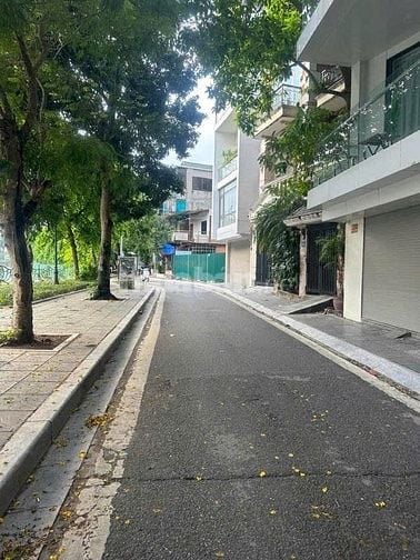 BÁN NHÀ MẶT PHỐ YÊN HOA, LÔ GÓC, VIEW TRỌN HỒ TÂY,38,6M2, GIÁ 30,1 TY