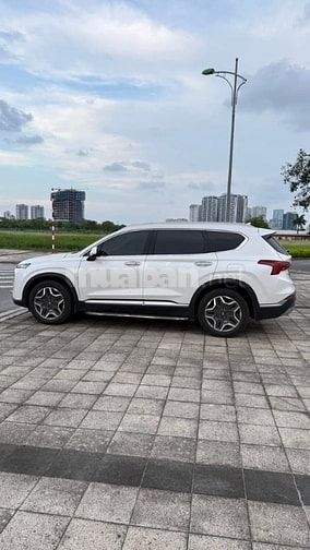 Bán Hyundai Santafe 2.2D dầu cao cấp, sản xuất 2022, chạy hơn 1 vạn km