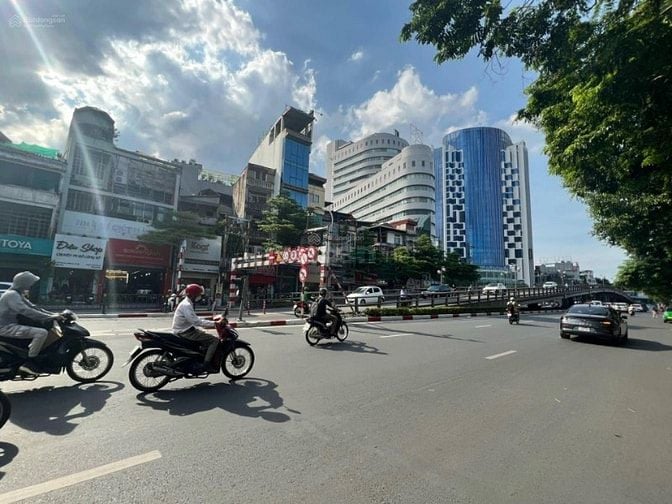 NHÀ DÂN XÂY 4 TẦNG LÔ GÓC 64M2 - Ô TÔ - KINH DOANH - TÂY SƠN - ĐỐNG ĐA
