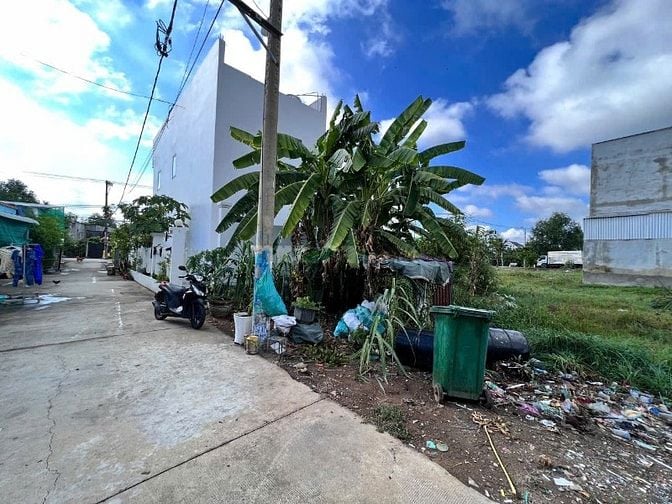 Bán nền đất ở 128m đường xe ô tô gần chợ Hưng Long Tân Quý Tây 