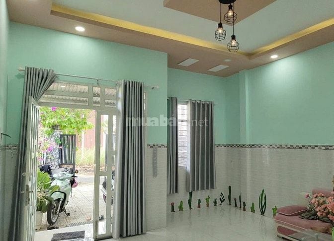 Bán nhà cấp 4 ở Chợ Hóc Môn, dt 100m2, Sổ hồng sẵn.