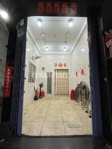 Cho thuê nhà hẻm 4m(XH) Lạc Long Quân, P.5, Q.11 giá 8tr