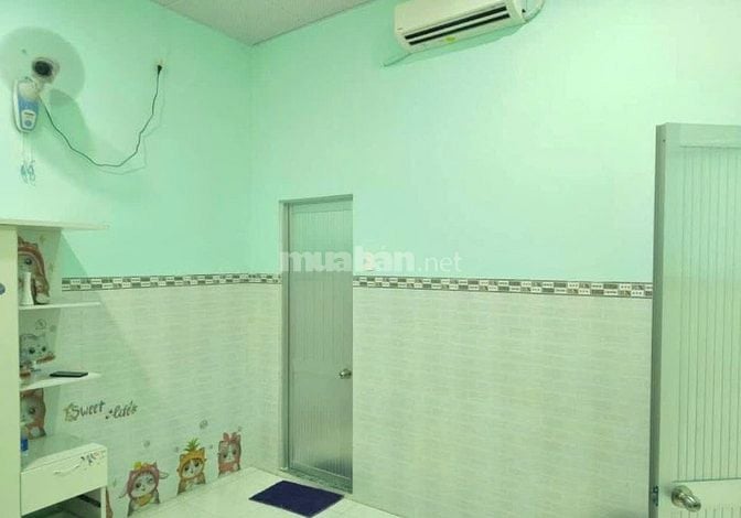 Bán nhà cấp 4 ở Chợ Hóc Môn, dt 100m2, Sổ hồng sẵn.