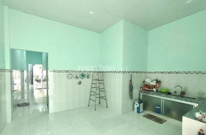 Bán nhà cấp 4 ở Chợ Hóc Môn, dt 100m2, Sổ hồng sẵn.