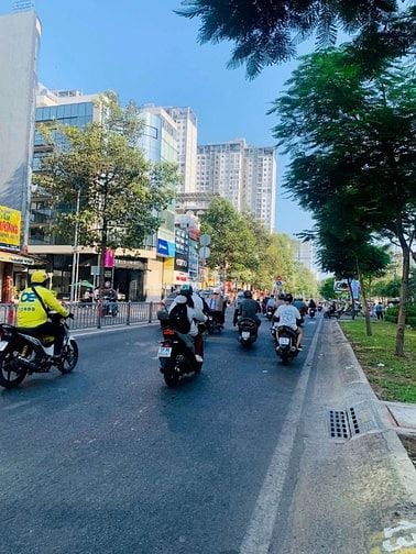 Tòa nhà 324G Lý Thường Kiệt, P14, Q10. DT 6x22m, 6 tầng ST