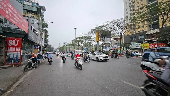 Chính chủ bán gấp nhà Mặt phố Đại Cồ Việt giá 56 tỷ, 140m2