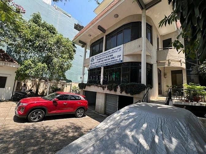 Cho thuê nguyên căn toà nhà 135 Nguyễn Văn Đậu