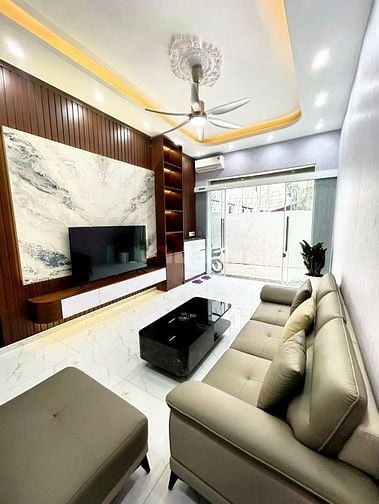 NHÀ ĐẸP 3.5 TẦNG – FULL NỘI THẤT – CÁCH HỒ SEN 30M – CHỈ 2 TỶ 950!!!