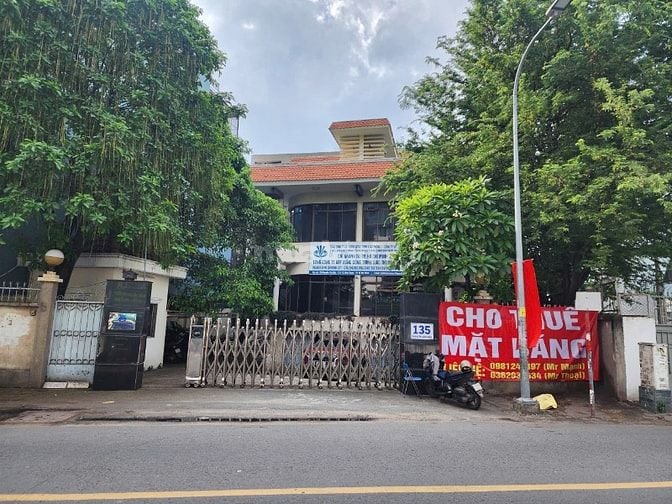 Cho thuê nguyên căn toà nhà 135 Nguyễn Văn Đậu