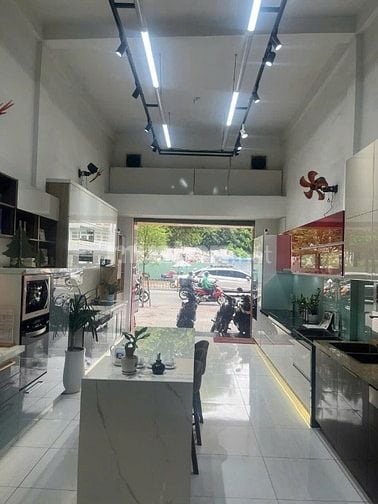 Cho thuê nhà 2 mặt tiền Lý Thường Kiệt, P.6, Q.Tân Bình giá 32tr