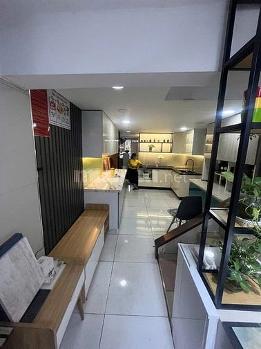 Cho thuê nhà 2 mặt tiền Lý Thường Kiệt, P.6, Q.Tân Bình giá 32tr
