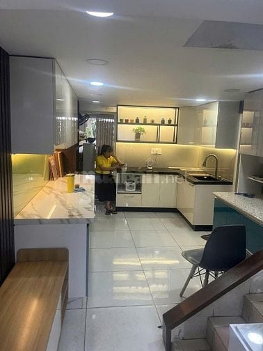 Cho thuê nhà 2 mặt tiền Lý Thường Kiệt, P.6, Q.Tân Bình giá 32tr