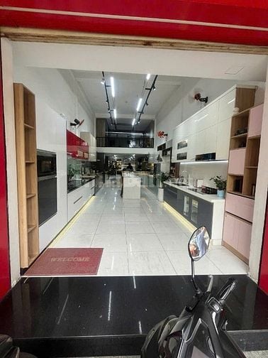 Cho thuê nhà 2 mặt tiền Lý Thường Kiệt, P.6, Q.Tân Bình giá 32tr