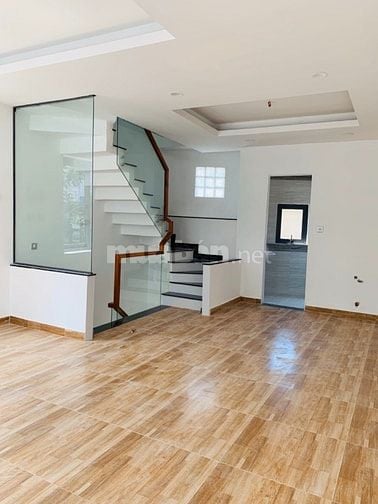 Bán nhà mặt tiền đường 32 Thạnh Mỹ Lợi Quận 2 giá 9 tỷ