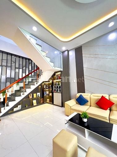 Siêu phẩm nhà phố - Gần chợ Bình Chánh - Shr công chứng trong ngày