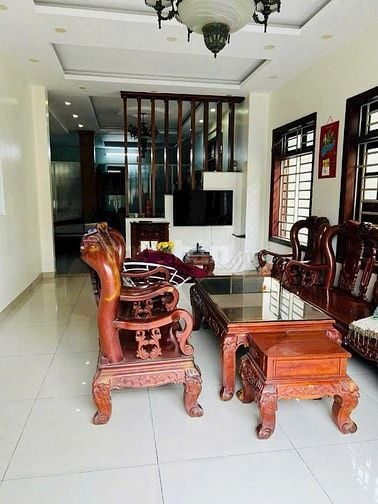 Bán Biệt Thự Mặt Tiền đường gần trường CĐ Công Thương diện tích: 340m2
