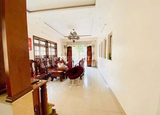 Bán Biệt Thự Mặt Tiền đường gần trường CĐ Công Thương diện tích: 340m2