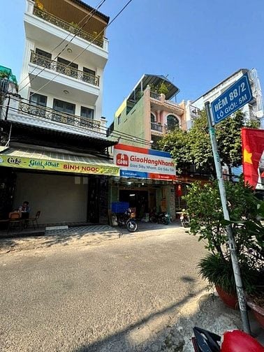 Cho thuê nhà Phan. S. Nam, TB, 5x26m, 1 lửng. Đường 10m có lề, thông.