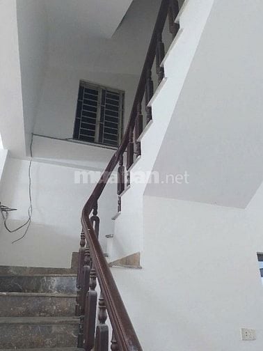 Cho thuê nhà ngõ 595 Lĩnh Nam, 50m2x 5 tầng, 4 ngủ đủ tiện nghi