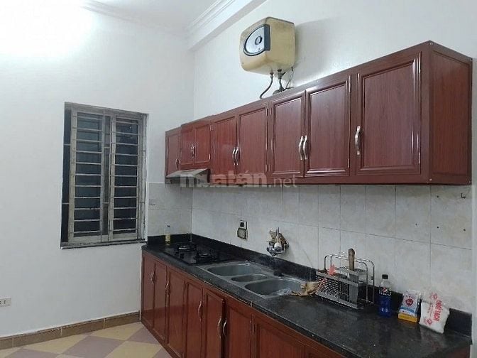 Cho thuê nhà ngõ 595 Lĩnh Nam, 50m2x 5 tầng, 4 ngủ đủ tiện nghi