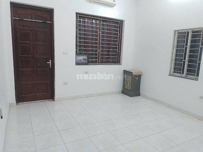 Cho thuê nhà ngõ 595 Lĩnh Nam, 50m2x 5 tầng, 4 ngủ đủ tiện nghi