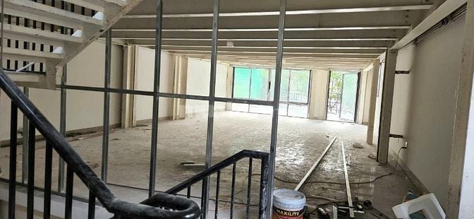 Cho thuê nhà số 73 ngõ 390 Nguyễn Văn Cừ, 2 mặt ngõ ô tô tránh nhau