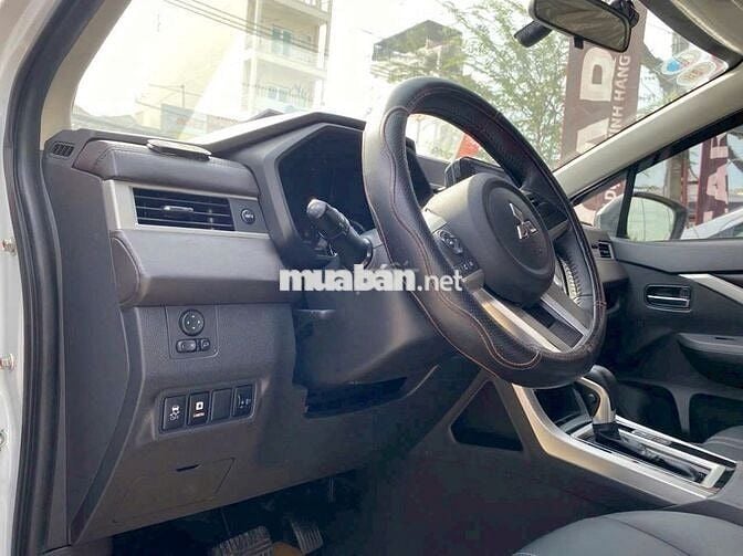 Mitsubishi Xpander 2023 AT Premium - 43000 km