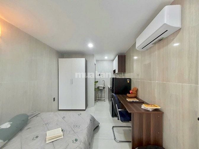 Bán gấp nhà MT Nguyễn Tri Phương P5 Q10 DT 5.4m x 15m 6 Tầng thang máy