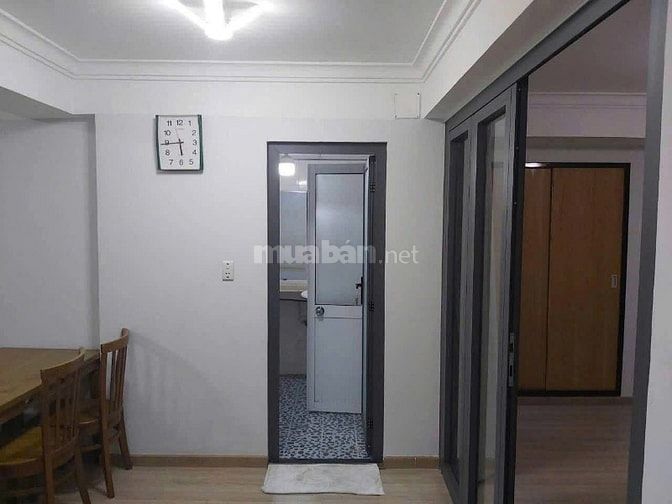 Chung cư Miếu Nổi, Vũ Huy Tân, BT: 72m2, 2p ngủ có ban công, 11tr