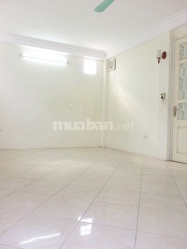 Cho thuê phòng 30m2 Ngõ số 4 Hoàng Quốc Việt, Cầu Giấy