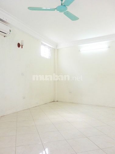 Cho thuê phòng 30m2 Ngõ số 4 Hoàng Quốc Việt, Cầu Giấy