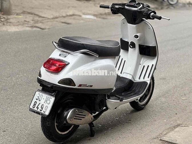 Vespa đèn vuông sẵn sử dụng