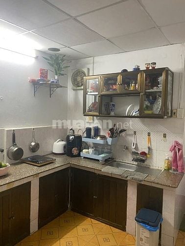 Cho thuê nhà nguyên căn trệt 45 m2 + gác lửng P.10. Q. TB. 7 triệu