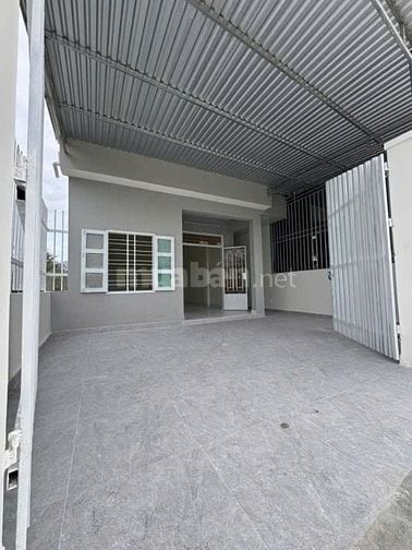 Nhà cấp 4, 6x27, SHR, thổ cư đầy đủ, Giá 680tr Trảng Bảng, Tây Ninh.