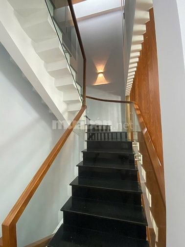 Chính chủ bán nhà mặt tiền Đường số 4, p10, Tân Bình, vị trí siêu đẹp!