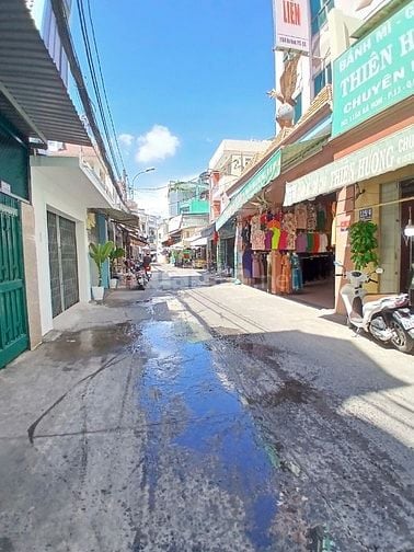 Xây gì cũng đẹp!! MT cổng sau Phố Ẩm Thực hẻm tải Bà Hom, P. 13, Q. 6 