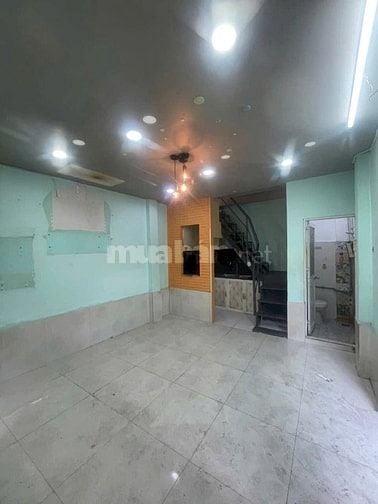 2ty660 nhà 4x6 trệt + lầu 1pn , tiện cải tạo giá tốt SHR