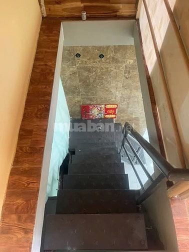 2ty660 nhà 4x6 trệt + lầu 1pn , tiện cải tạo giá tốt SHR
