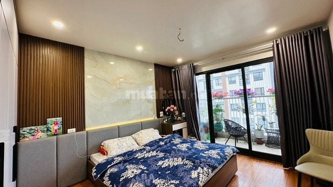Cần bán CHCC N01T3 ngoại giao đoàn. SĐ 127m2:3PN, 2VS, BC Nam, cửa bắc