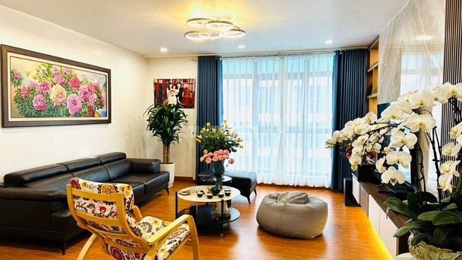 Cần bán CHCC N01T3 ngoại giao đoàn. SĐ 127m2:3PN, 2VS, BC Nam, cửa bắc