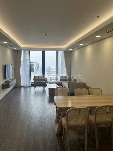 Cần bán CHCC N01T3 ngoại giao đoàn. SĐ 127m2:3PN, 2VS, BC Nam, cửa bắc