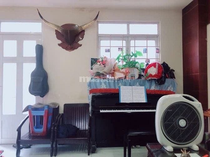 Nhà 2 mặt tiền, DT 5,1x10m, Gần Công An Tân Hưng.