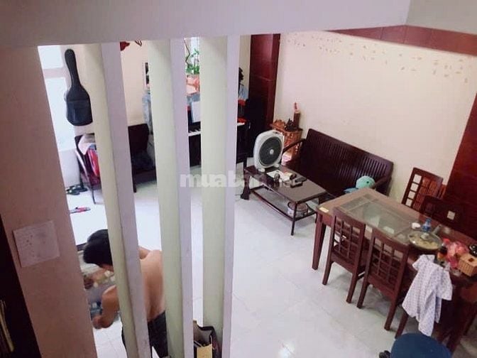 Nhà 2 mặt tiền, DT 5,1x10m, Gần Công An Tân Hưng.