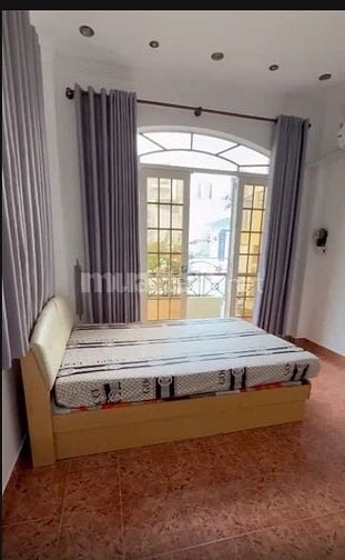 Cho thuê phòng lầu 2, 25m2 giá 3,2tr, Nguyên Hồng, Bình Thạnh