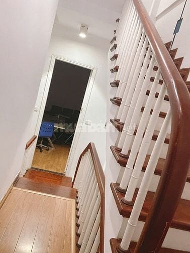 chính chủ bán nhà mặt ngõ 575 kim mã, xe oto tránh