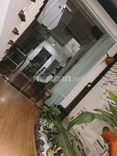 chính chủ bán nhà mặt ngõ 575 kim mã, xe oto tránh