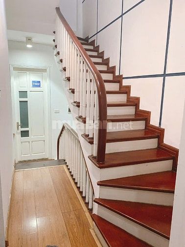 chính chủ bán nhà mặt ngõ 575 kim mã, xe oto tránh
