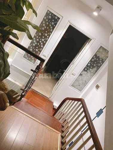 chính chủ bán nhà mặt ngõ 575 kim mã, xe oto tránh